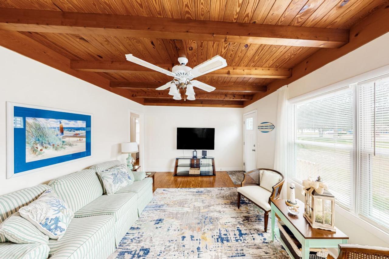 Ginny'S Coastal Cottage Oak Island Eksteriør bilde